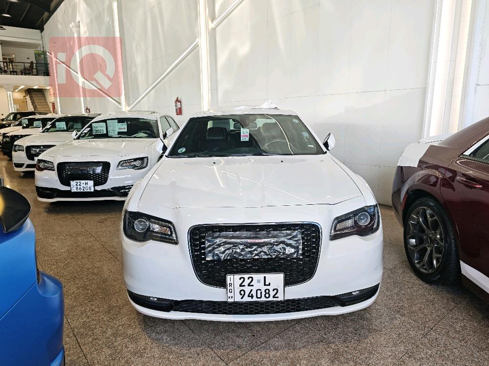 کرایسلەر 300